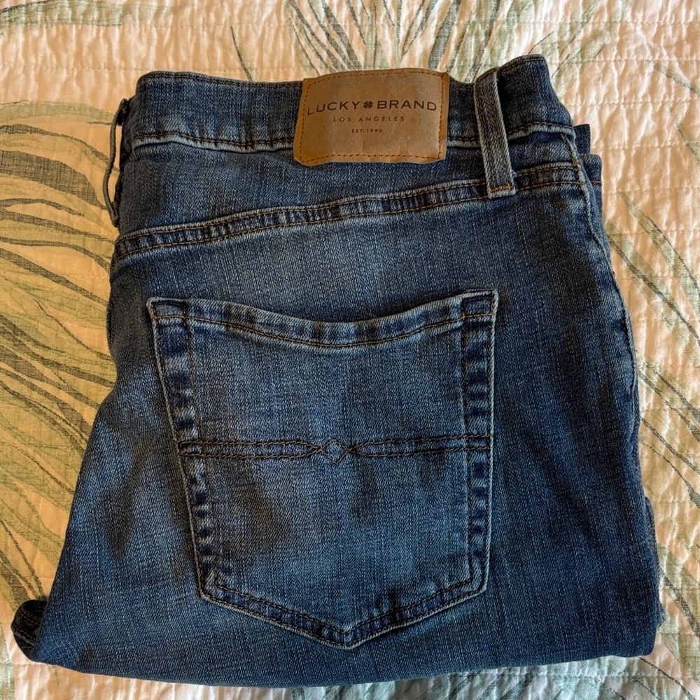 Lucky Brand Indigo Denim Pants 363 vintage straight fit, size 34/32
